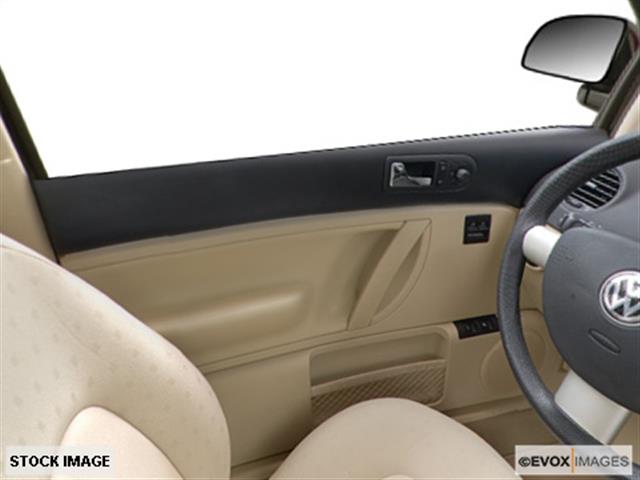 Volkswagen New Beetle 2000 photo 3