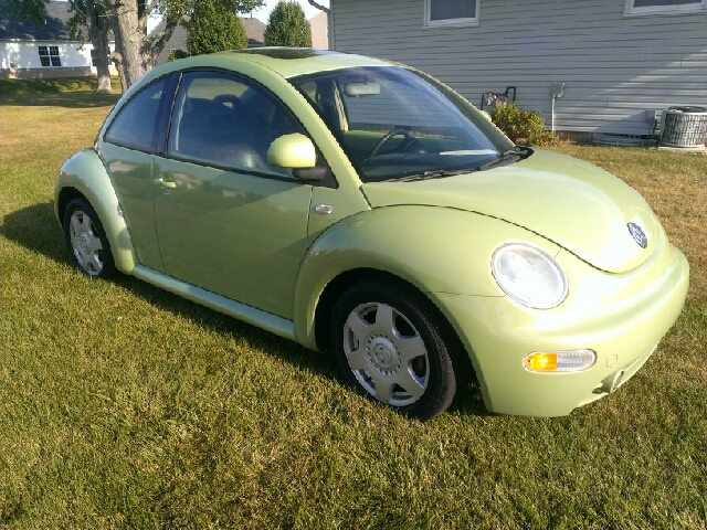 Volkswagen New Beetle 2000 photo 4