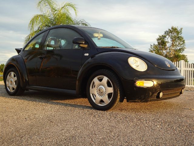 Volkswagen New Beetle 2000 photo 0