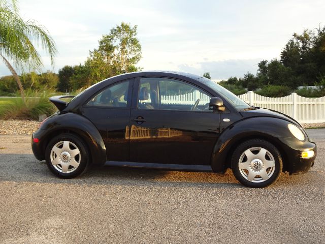 Volkswagen New Beetle 2000 photo 4