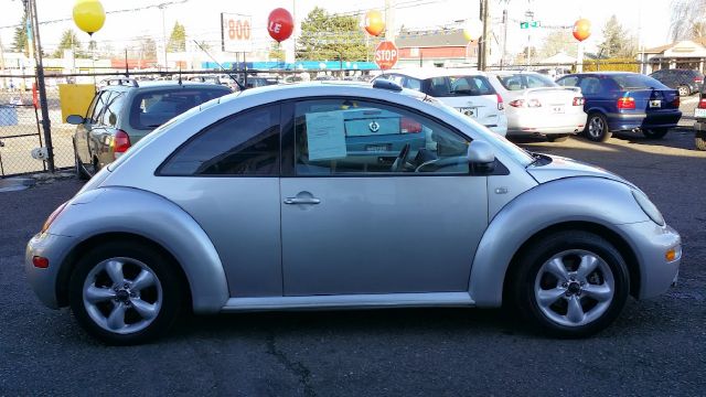 Volkswagen New Beetle 2000 photo 2