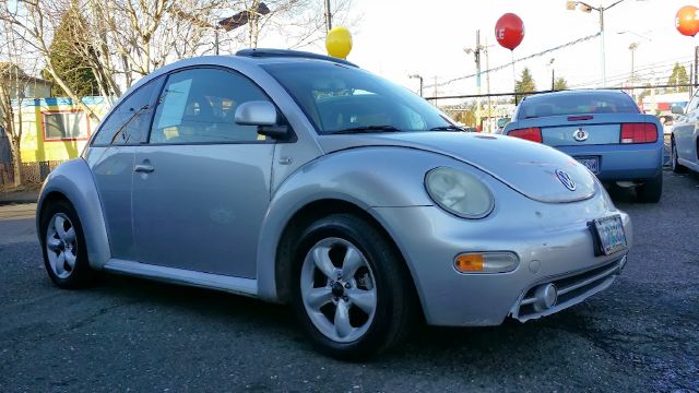Volkswagen New Beetle 2000 photo 3