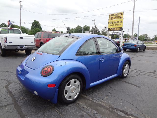 Volkswagen New Beetle 2000 photo 6