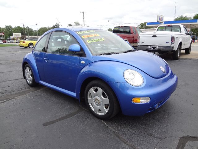 Volkswagen New Beetle 2000 photo 8