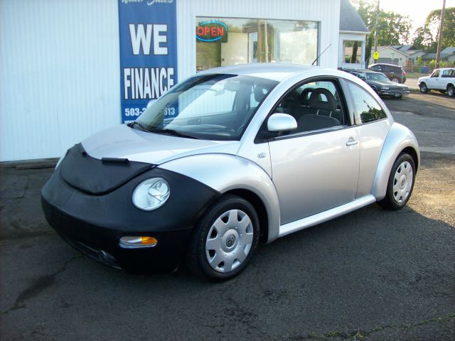 Volkswagen New Beetle 2000 photo 1