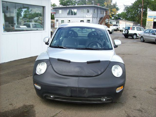 Volkswagen New Beetle 2000 photo 3