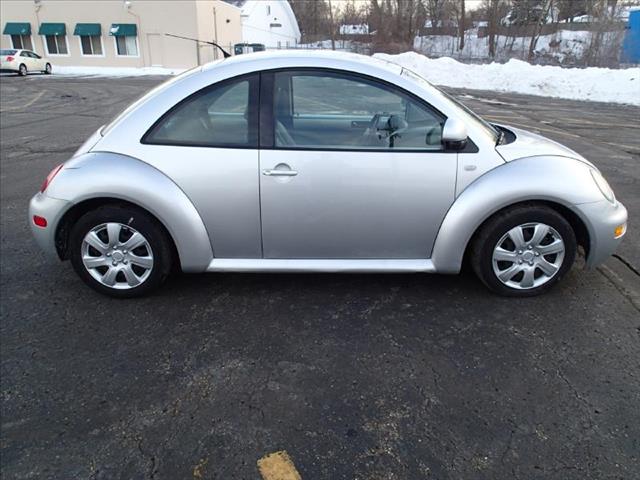 Volkswagen New Beetle 2000 photo 1