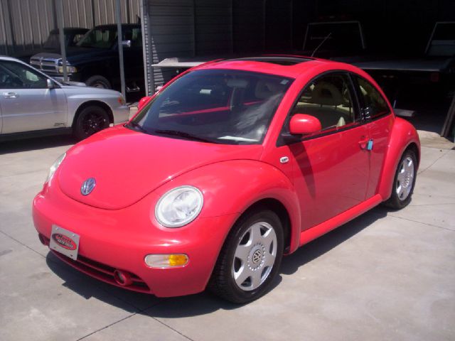 Volkswagen New Beetle 2000 photo 3