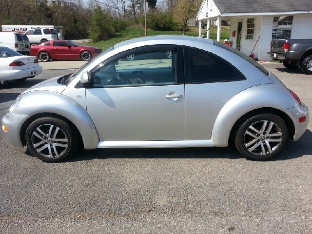 Volkswagen New Beetle S Sedan Coupe