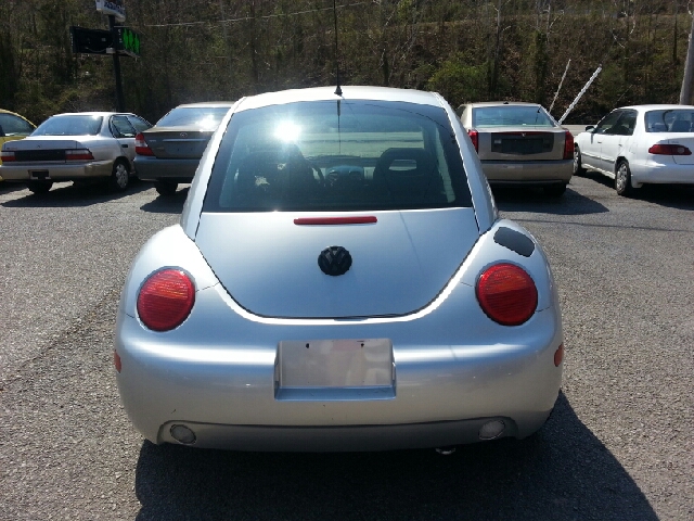 Volkswagen New Beetle 2000 photo 4
