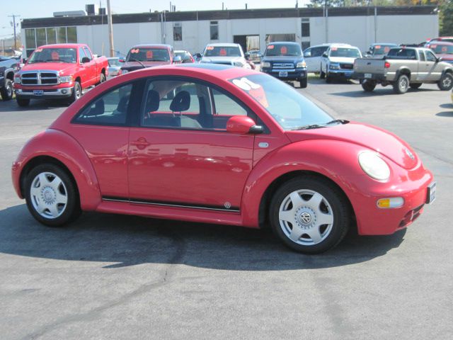 Volkswagen New Beetle 2001 photo 3