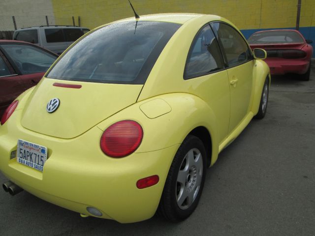 Volkswagen New Beetle 2001 photo 2