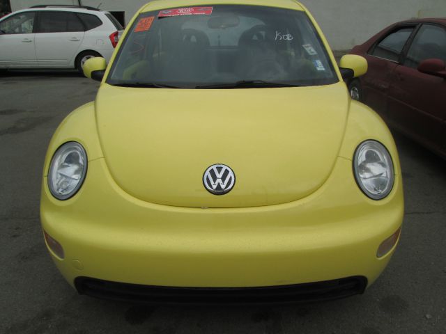 Volkswagen New Beetle 2001 photo 4