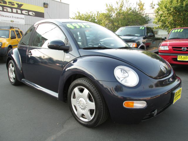 Volkswagen New Beetle SE Crew Cab 4WD FFV Hatchback
