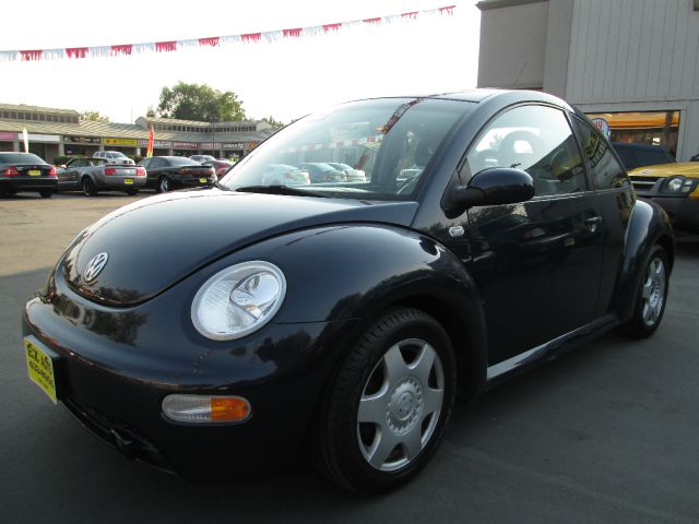 Volkswagen New Beetle 2001 photo 2
