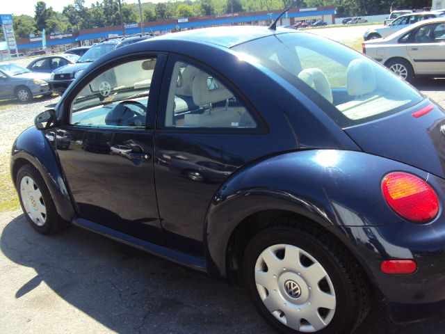 Volkswagen New Beetle S Sedan Hatchback