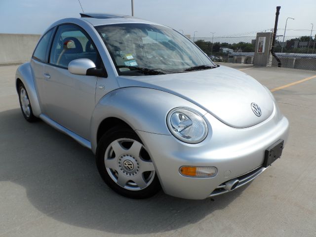 Volkswagen New Beetle 2001 photo 2