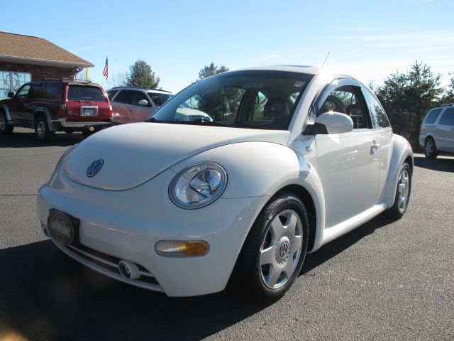 Volkswagen New Beetle 2001 photo 1
