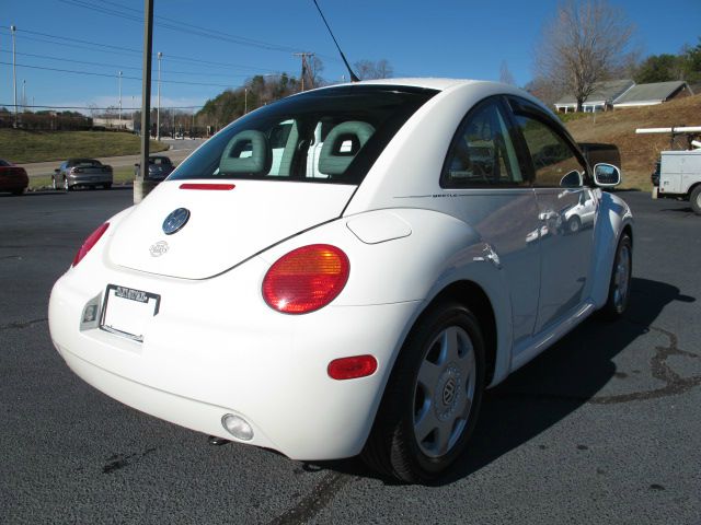 Volkswagen New Beetle 2001 photo 3