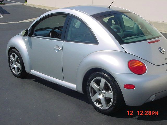 Volkswagen New Beetle 2001 photo 1