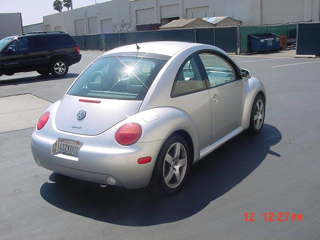 Volkswagen New Beetle 2001 photo 2
