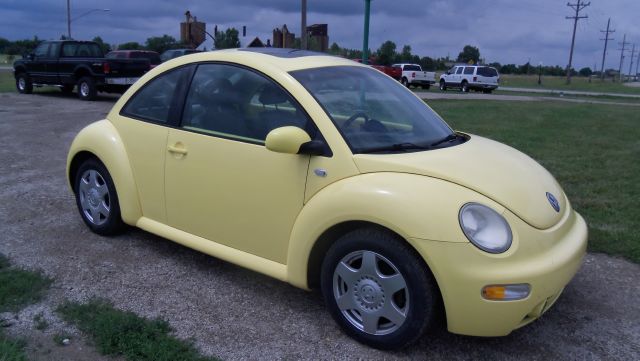 Volkswagen New Beetle 2001 photo 2