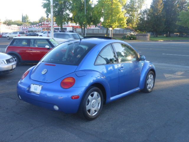 Volkswagen New Beetle 2001 photo 1