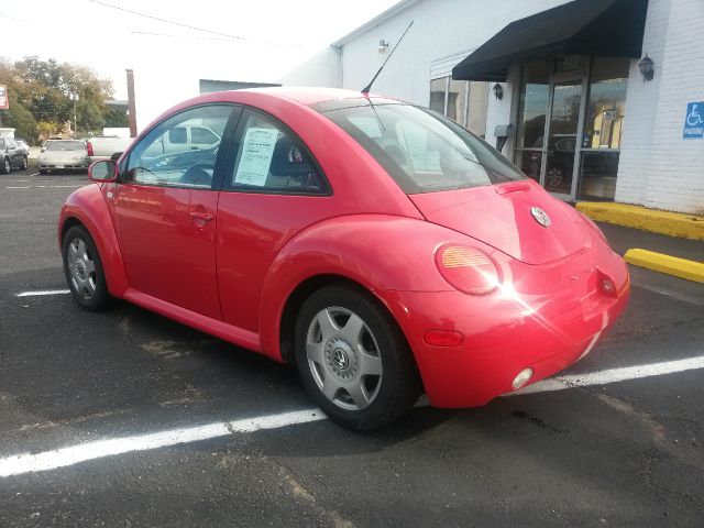 Volkswagen New Beetle 2001 photo 1