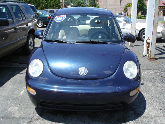 Volkswagen New Beetle S Sedan Hatchback