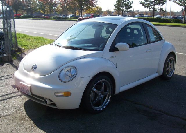 Volkswagen New Beetle 2001 photo 1