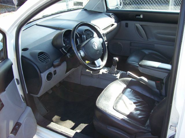 Volkswagen New Beetle 2001 photo 2