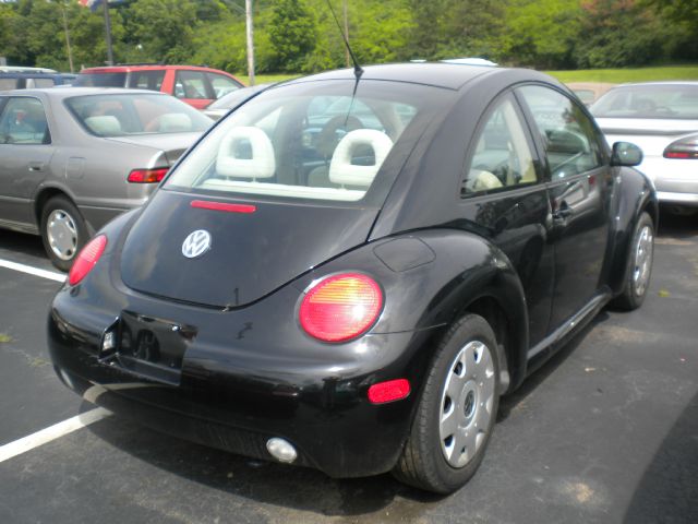 Volkswagen New Beetle 2001 photo 1