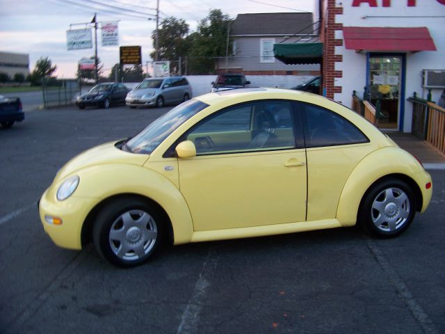 Volkswagen New Beetle 2001 photo 2