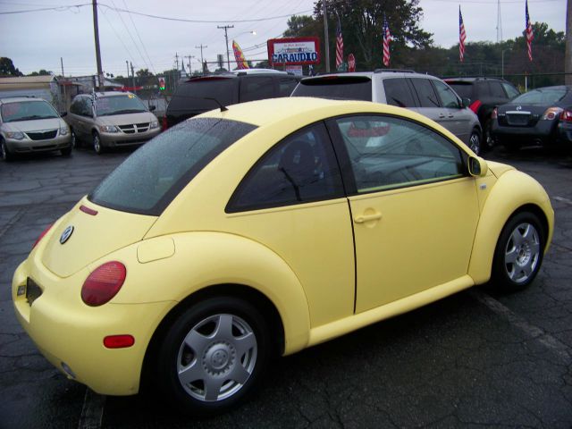 Volkswagen New Beetle 2001 photo 3
