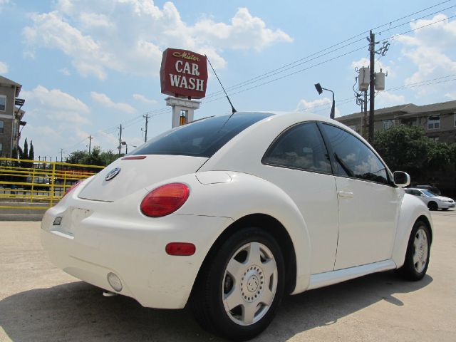 Volkswagen New Beetle 2001 photo 4
