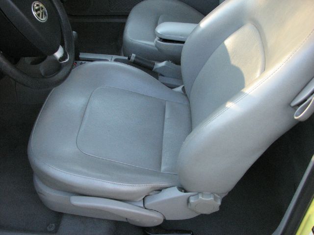 Volkswagen New Beetle King Cab 4WD Hatchback