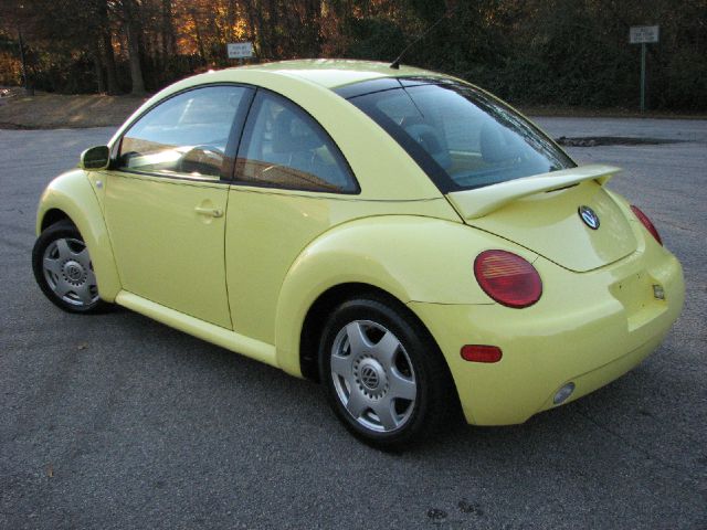 Volkswagen New Beetle 2001 photo 1
