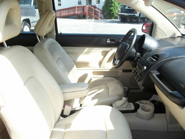 Volkswagen New Beetle 2001 photo 1