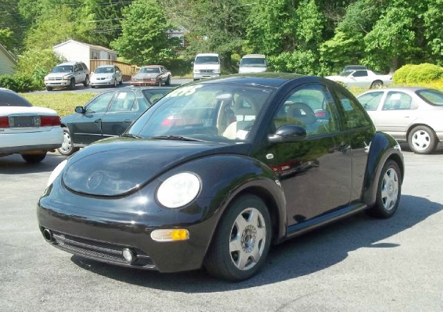 Volkswagen New Beetle 2001 photo 2