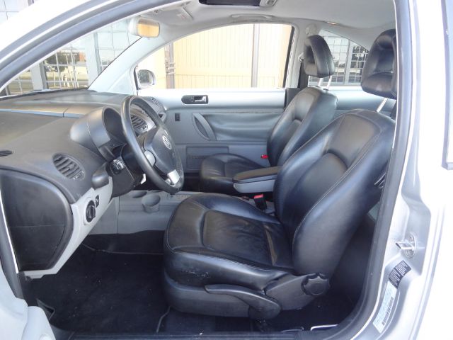 Volkswagen New Beetle 2001 photo 18