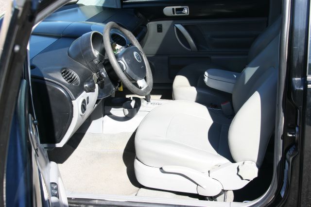 Volkswagen New Beetle 2001 photo 4