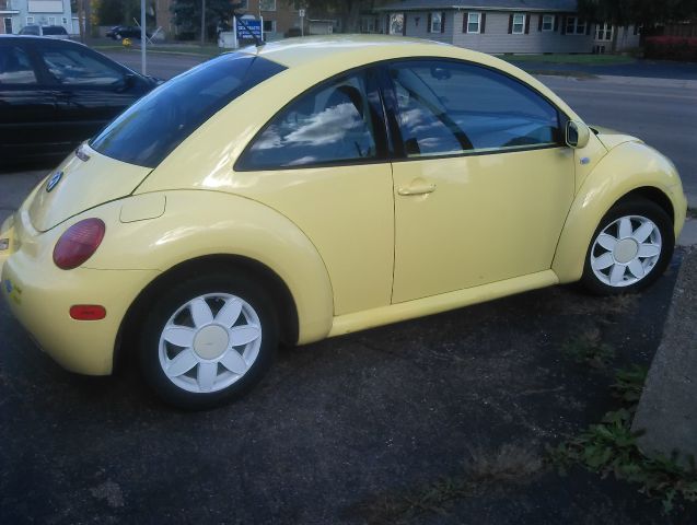 Volkswagen New Beetle 2001 photo 2