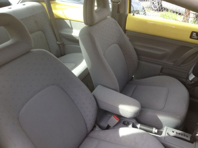 Volkswagen New Beetle 2001 photo 3