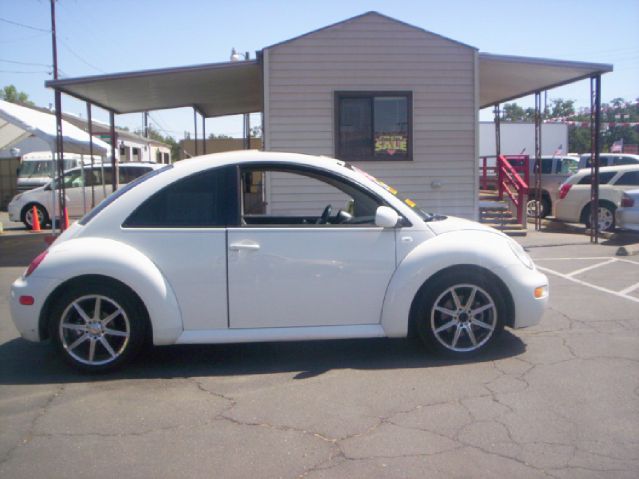 Volkswagen New Beetle SE Crew Cab 4WD FFV Hatchback