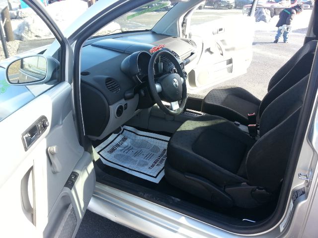 Volkswagen New Beetle 2001 photo 4