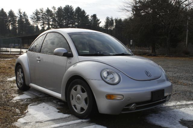 Volkswagen New Beetle 2001 photo 1