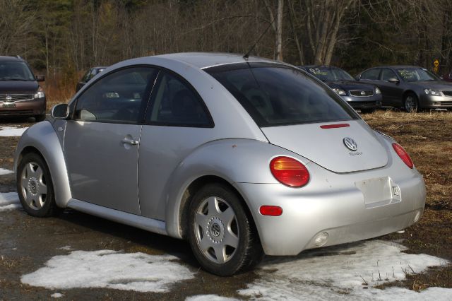 Volkswagen New Beetle 2001 photo 2