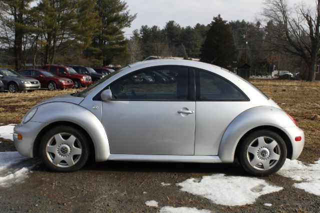Volkswagen New Beetle 2001 photo 3