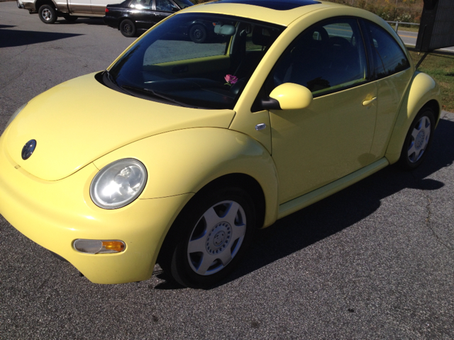 Volkswagen New Beetle 2001 photo 1