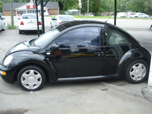 Volkswagen New Beetle 2001 photo 1